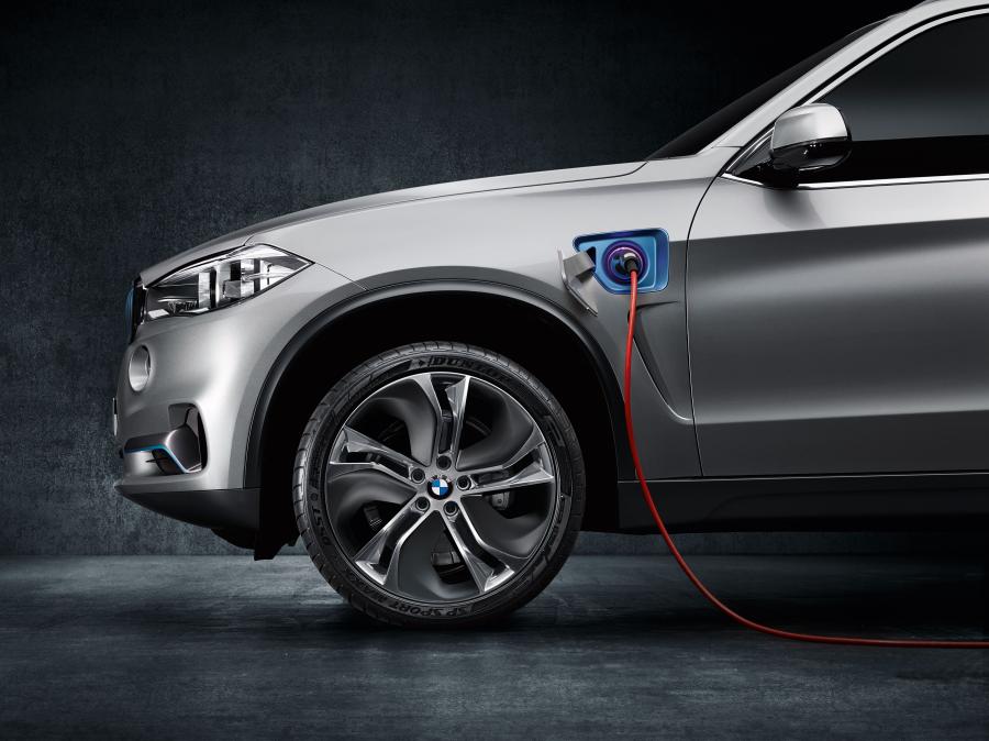 Детали экстерьера BMW X5 eDrive Concept (F15) 2013 года  (фото 10 из 24)